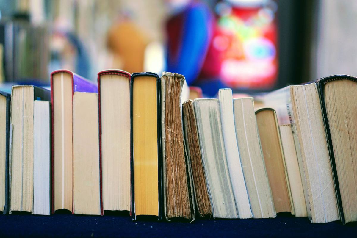 books in unitranslate office